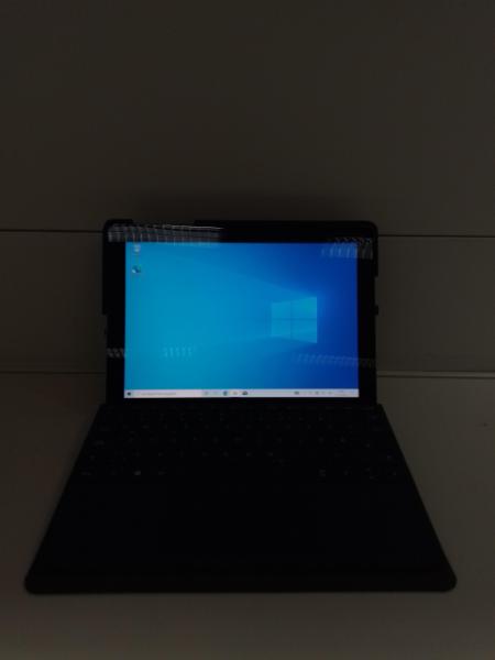Microsoft Surface Go 1824 mit Tastatur, Pentium 4415Y, 1.6GHz, 8GB, 128GB SSD